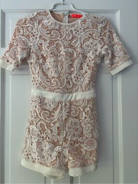 Banjul lace romper